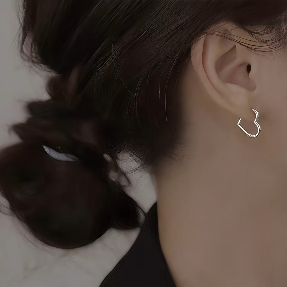 Pilar - Élégantes boucles d’oreilles dorées en forme de cœur en acier inoxydable