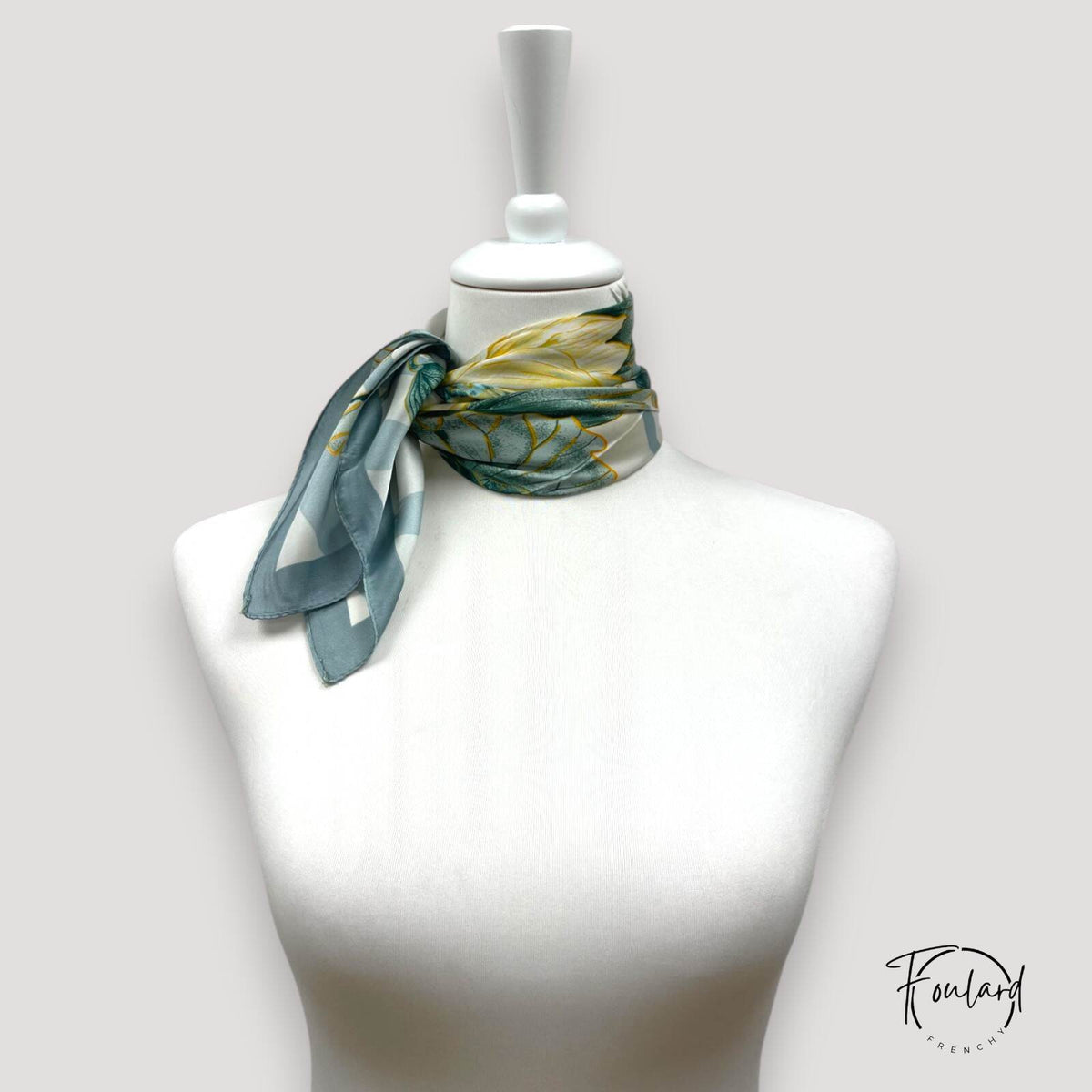 Coline | Foulard carré motif végétal