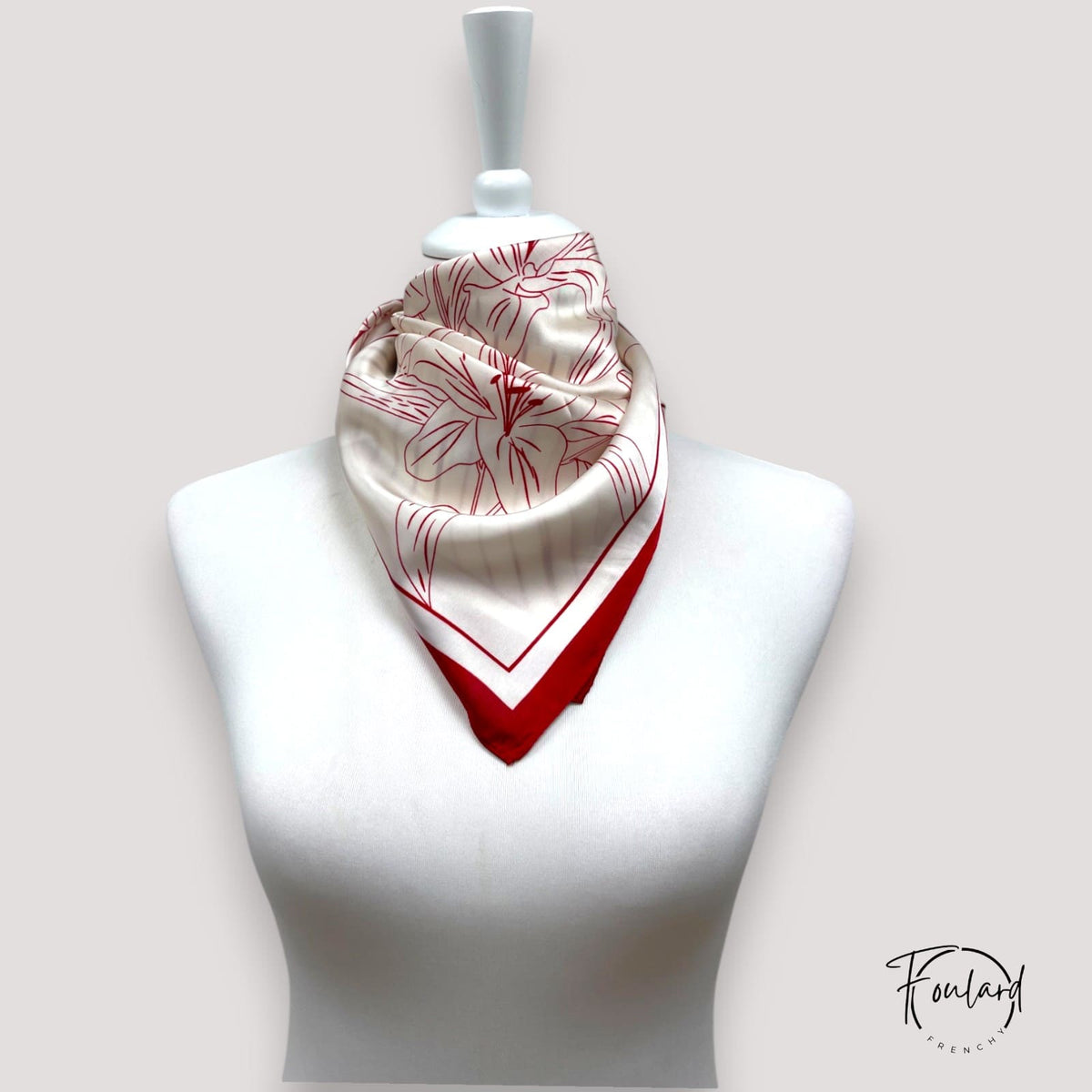 Cassandre | Foulard carré fleurs stylisées
