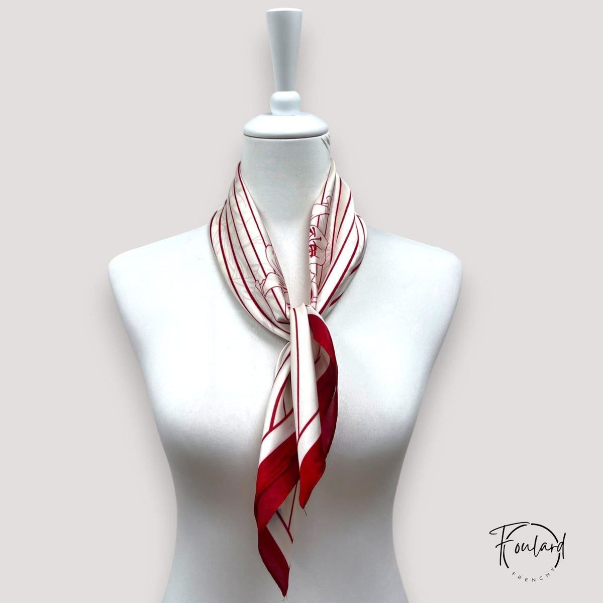 Cassandre | Foulard carré fleurs stylisées