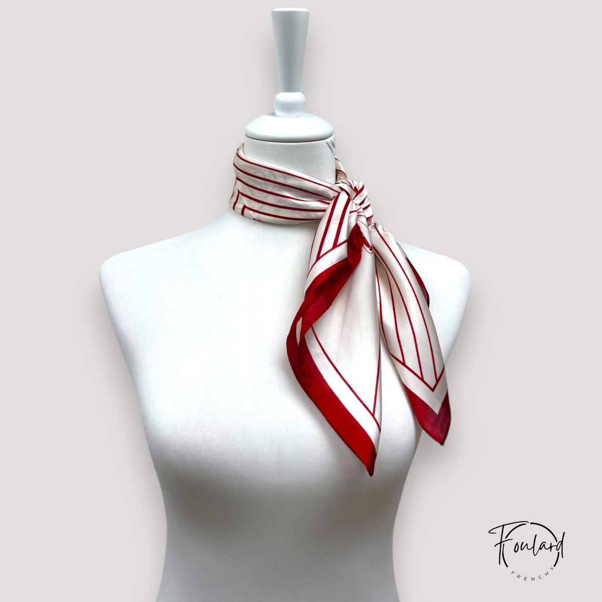 Cassandre | Foulard carré fleurs stylisées