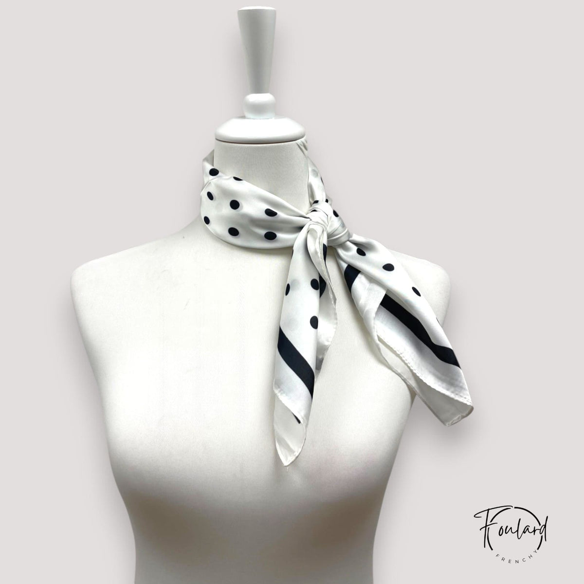 Constance | Foulard carré à pois