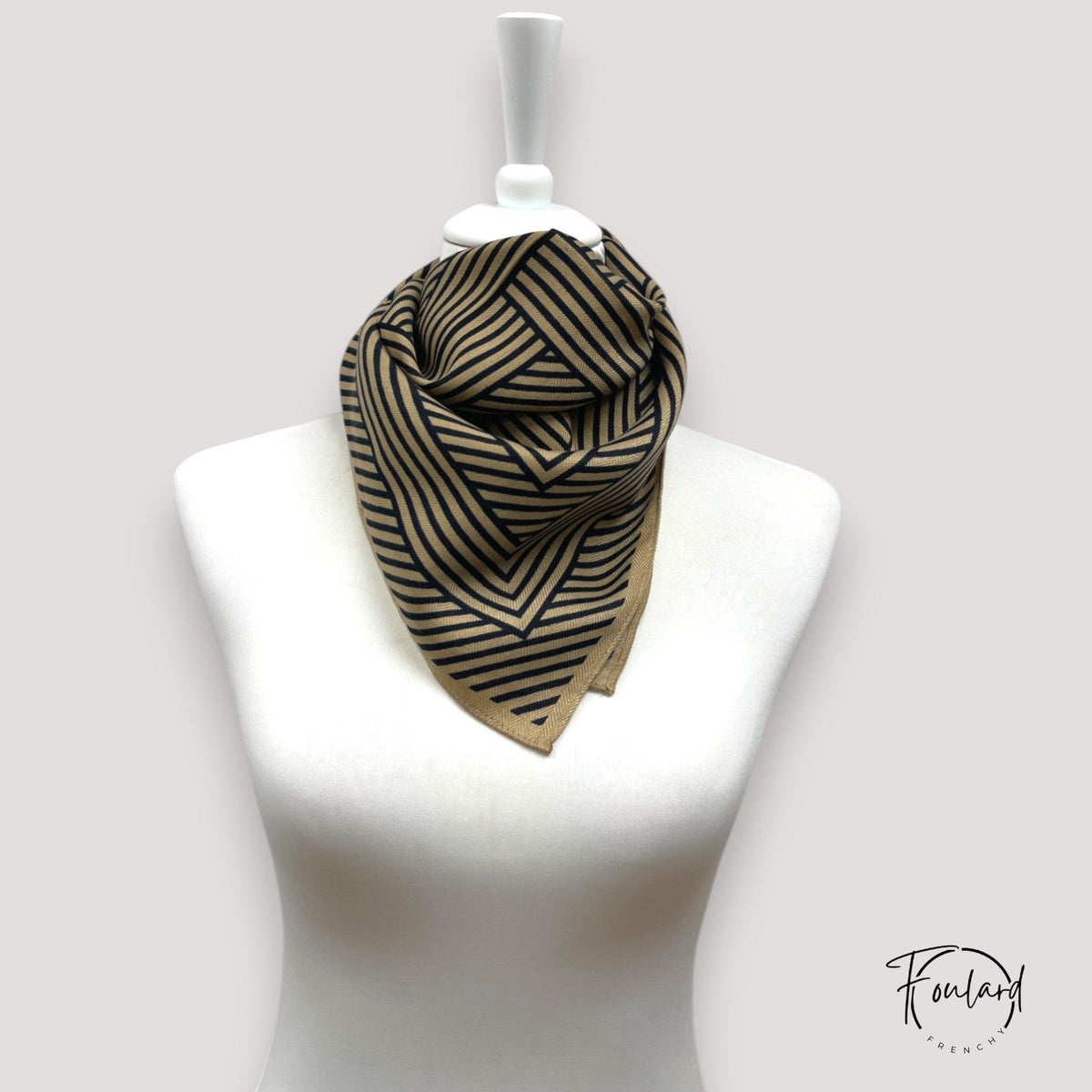 Claudine | Foulard carré chevrons graphiques