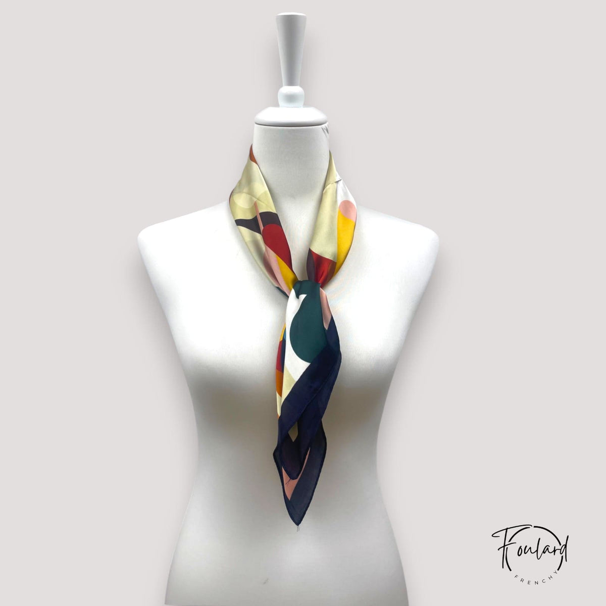Clarisse | Foulard carré fleurs graphiques