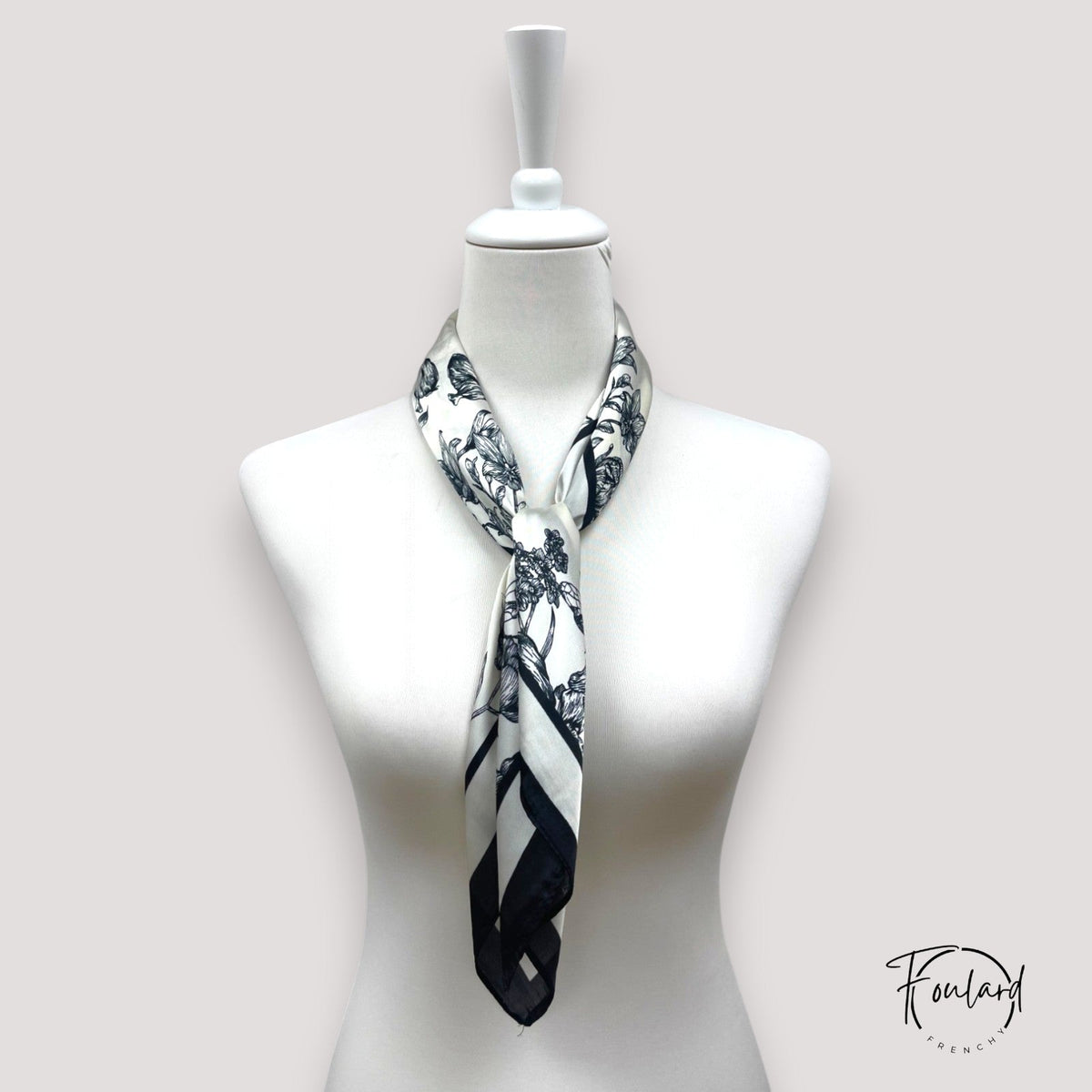 Carole | Foulard carré floral contrasté