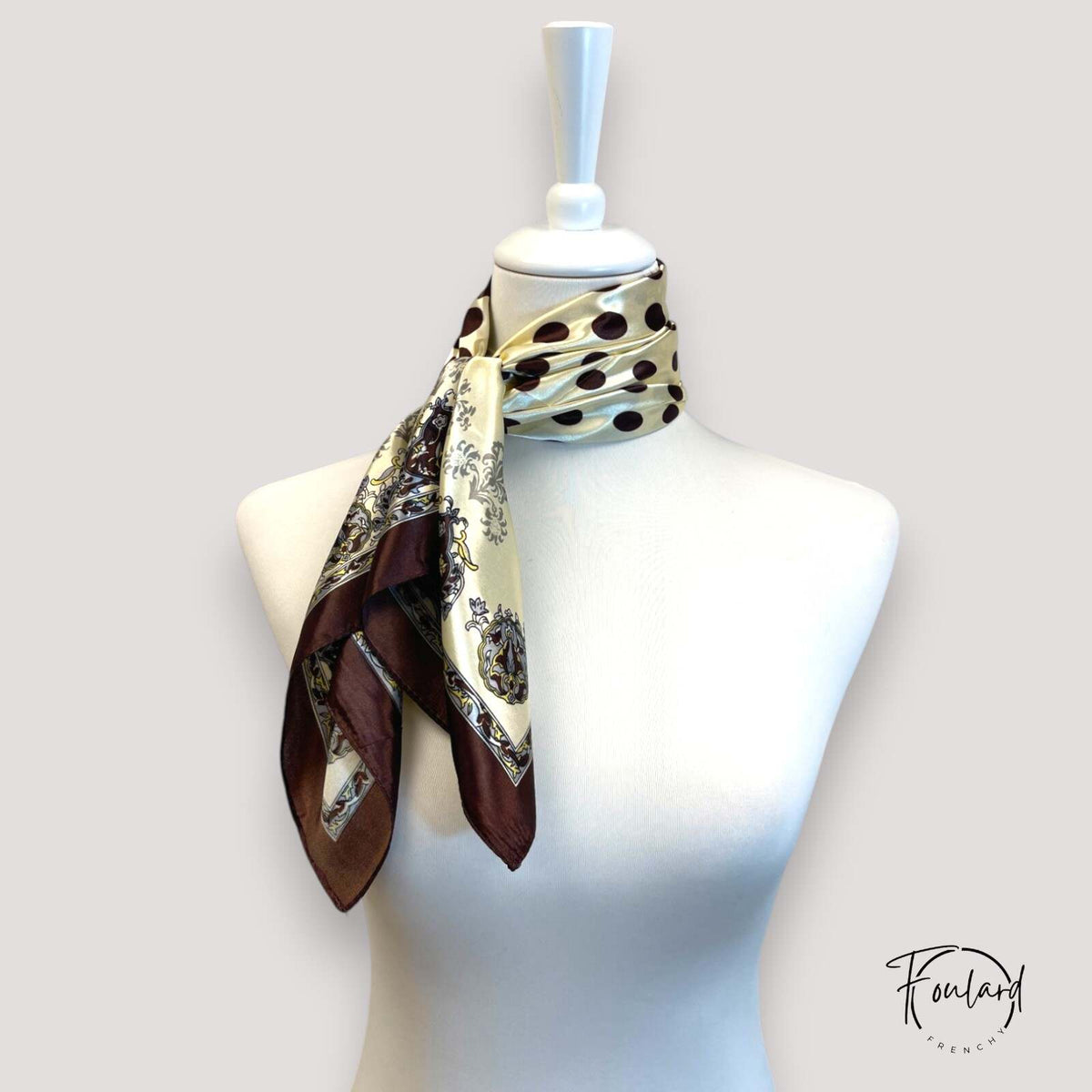 Charline | Grand foulard carré baroque