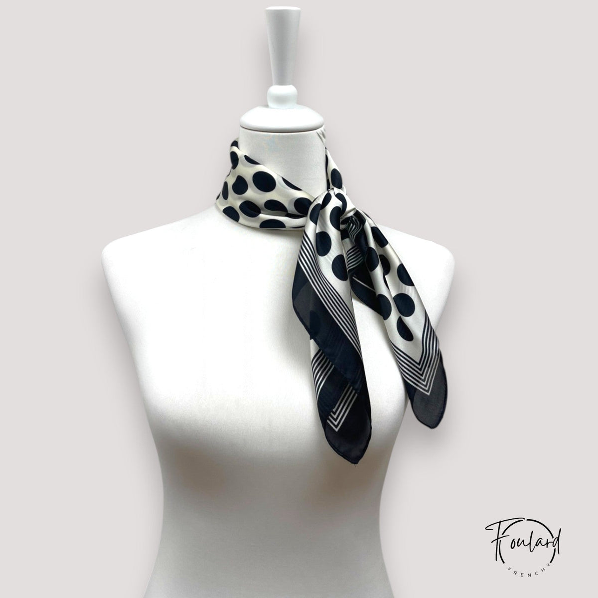Constance | Foulard carré à pois