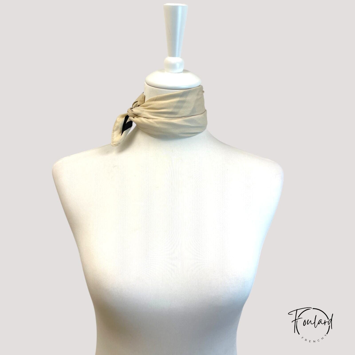Charlène | Foulard carré motif nœud