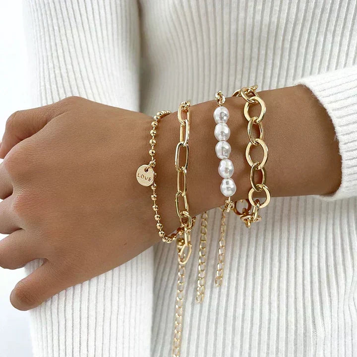 Ensemble de Bracelets Perle Dorée à Breloques