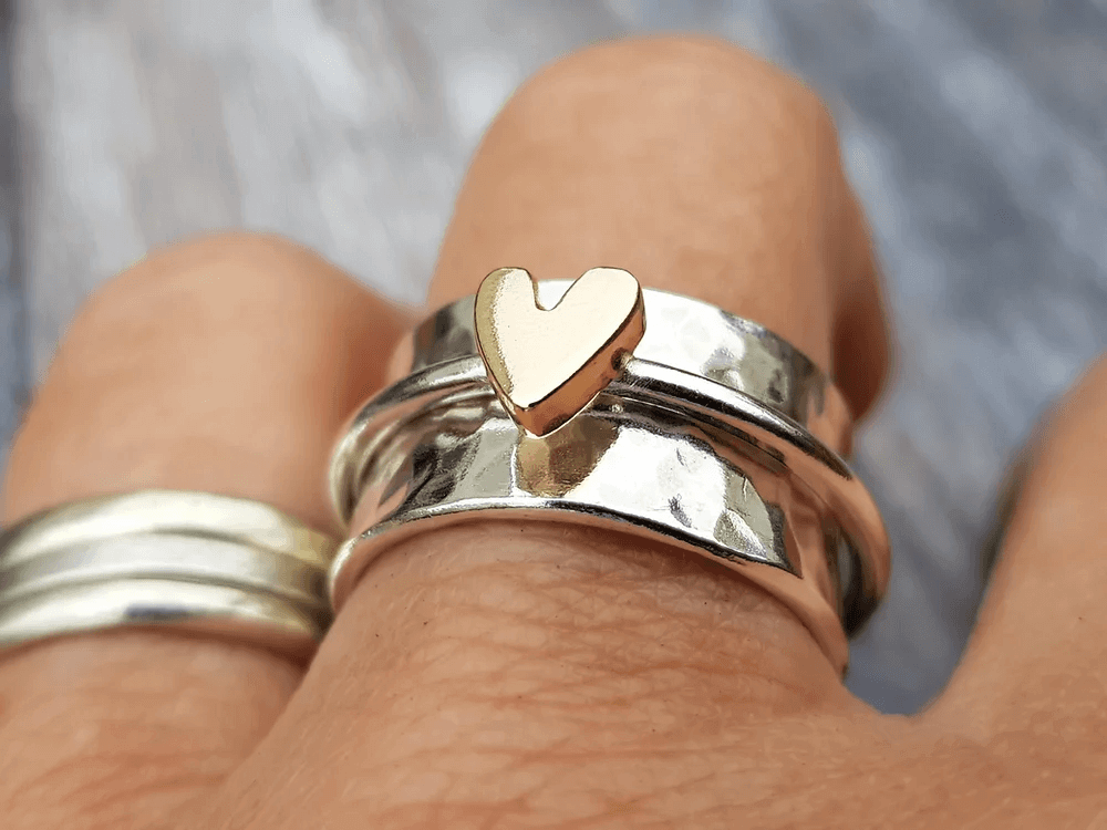 Isabel - Bague en argent avec un élégant cœur doré