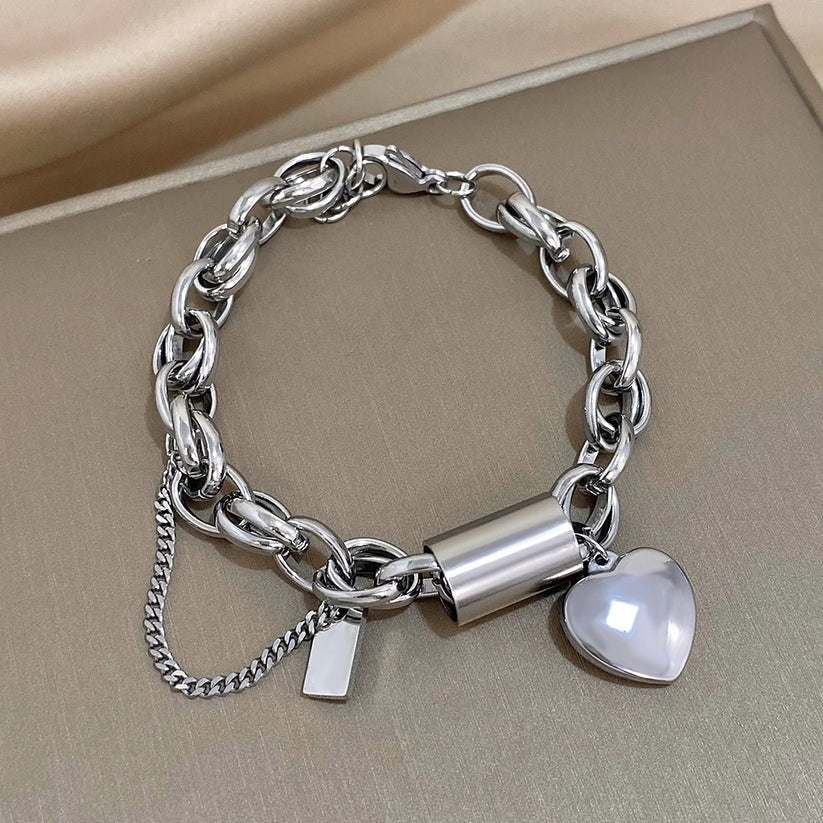 Guadalupe - Élégant bracelet avec pendentif cœur doré