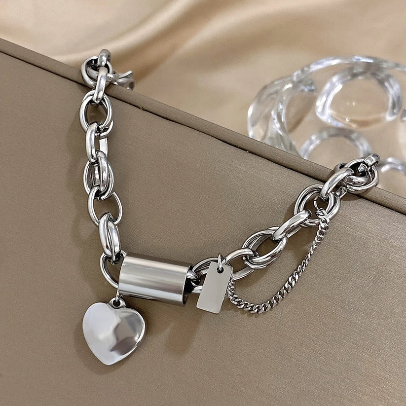 Guadalupe - Élégant bracelet avec pendentif cœur doré