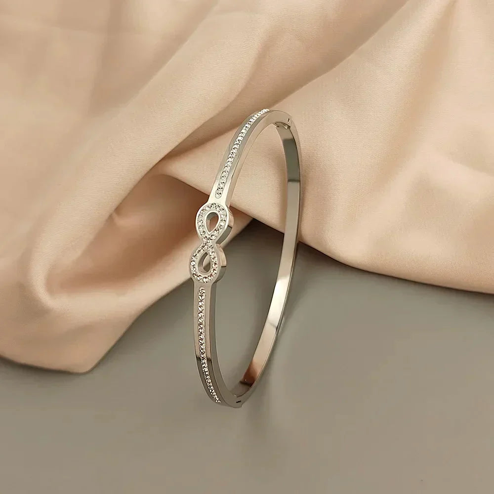 Bracelet Rigide Infini avec Cristaux Exclusifs
