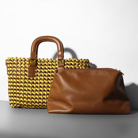Jaune et marron