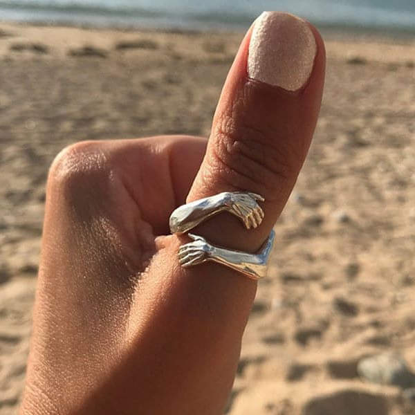 Anges - Bague ajustable argentée avec motif d’étreinte