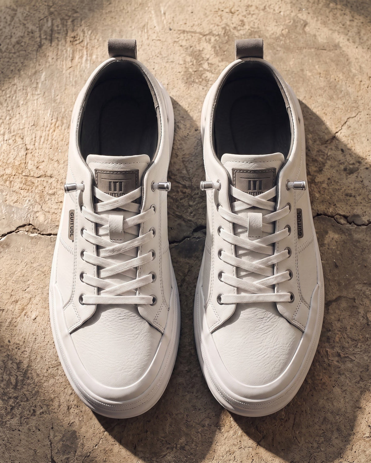 Norbert | Basket en cuir grainé