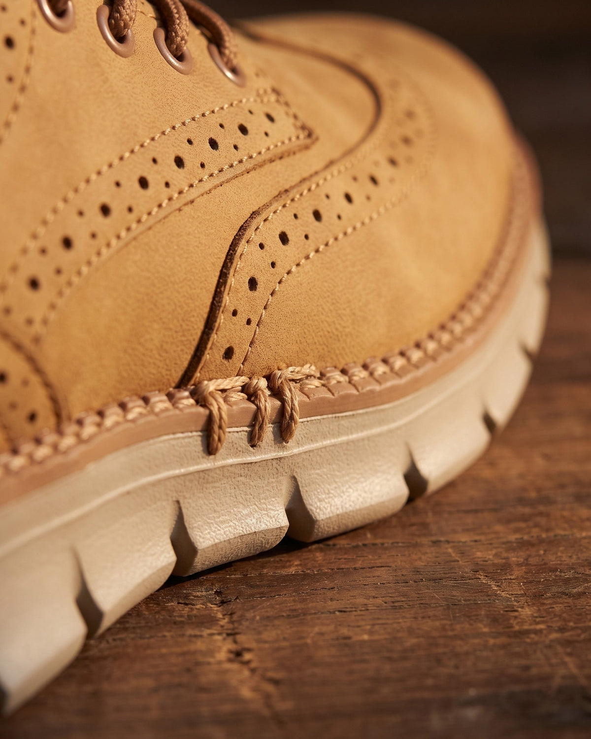 Raymond | Chaussure fleurie effet cuir