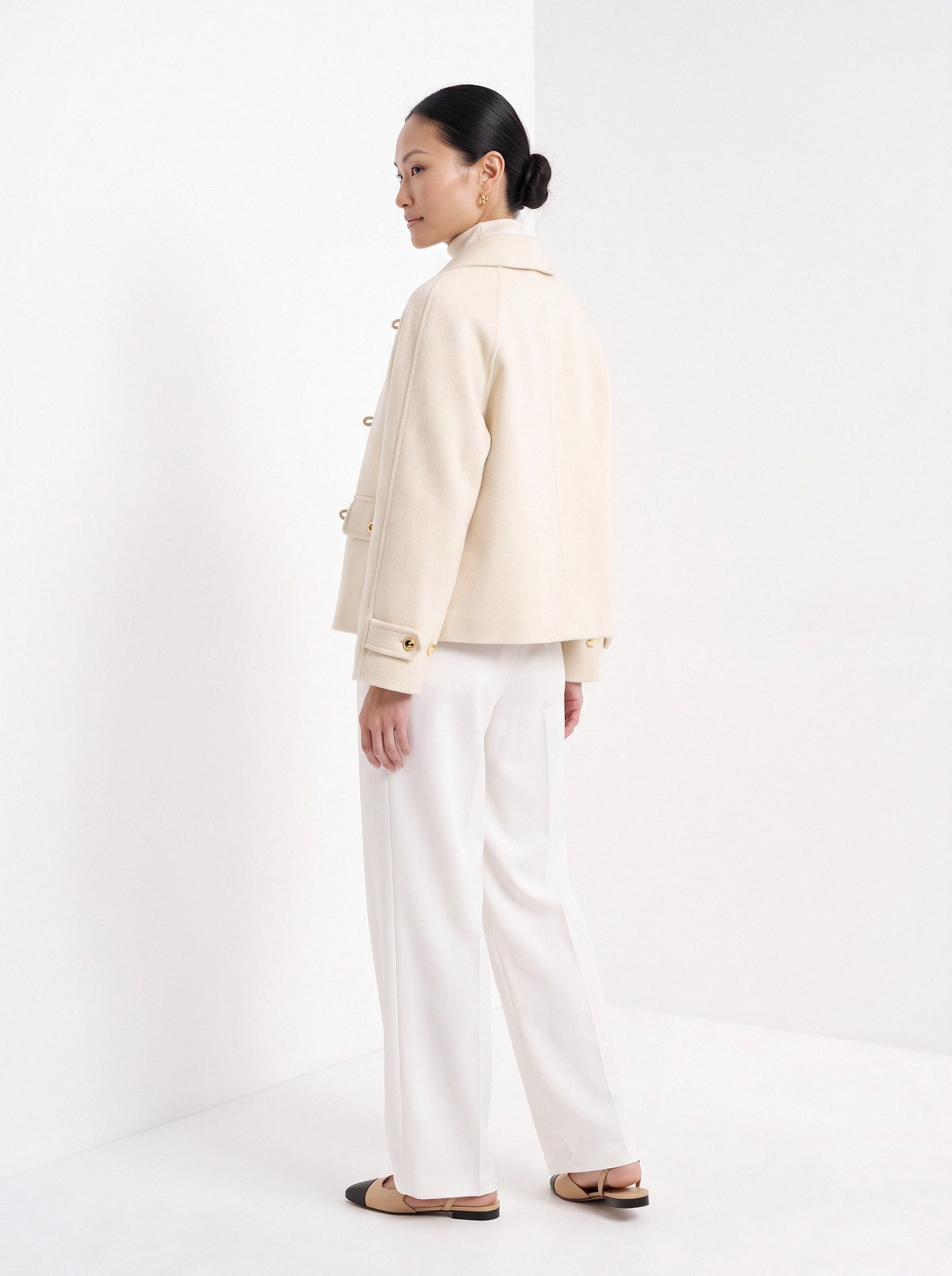 Bérangère | Veste courte à boutons dorés