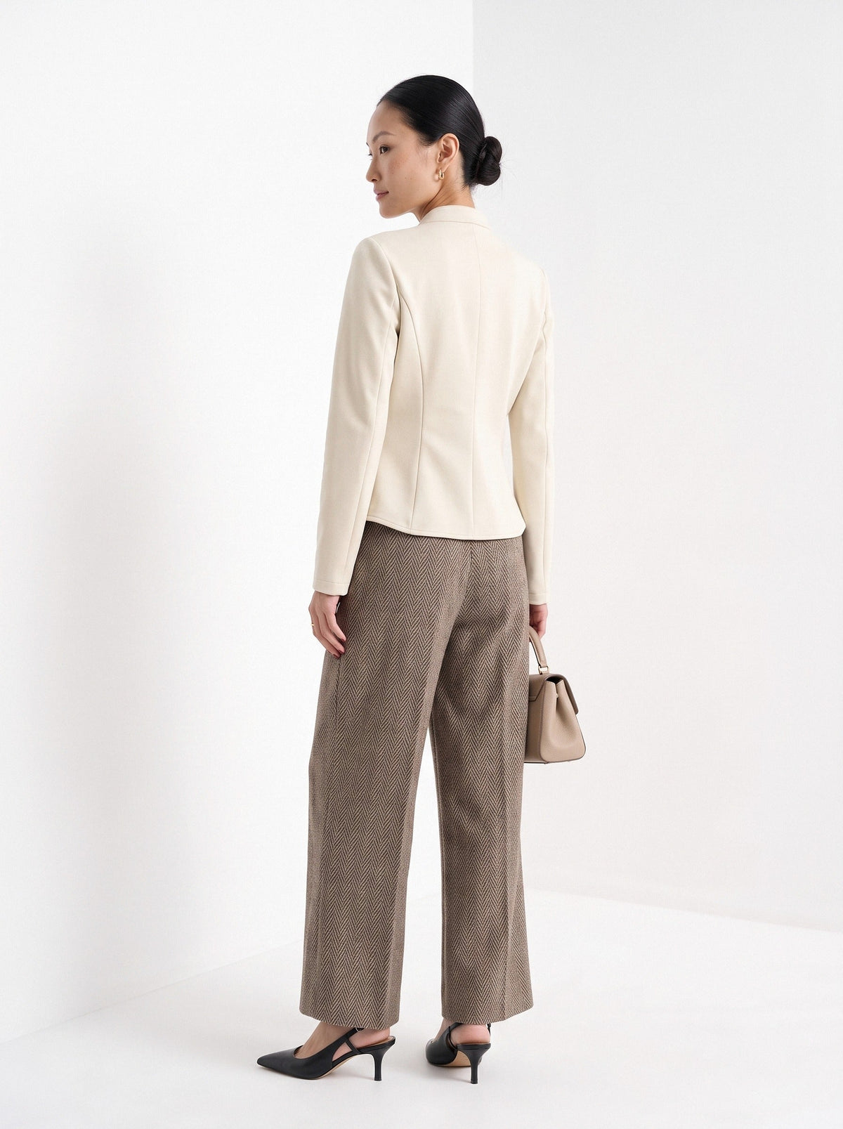 Brune | Veste cintrée col montant
