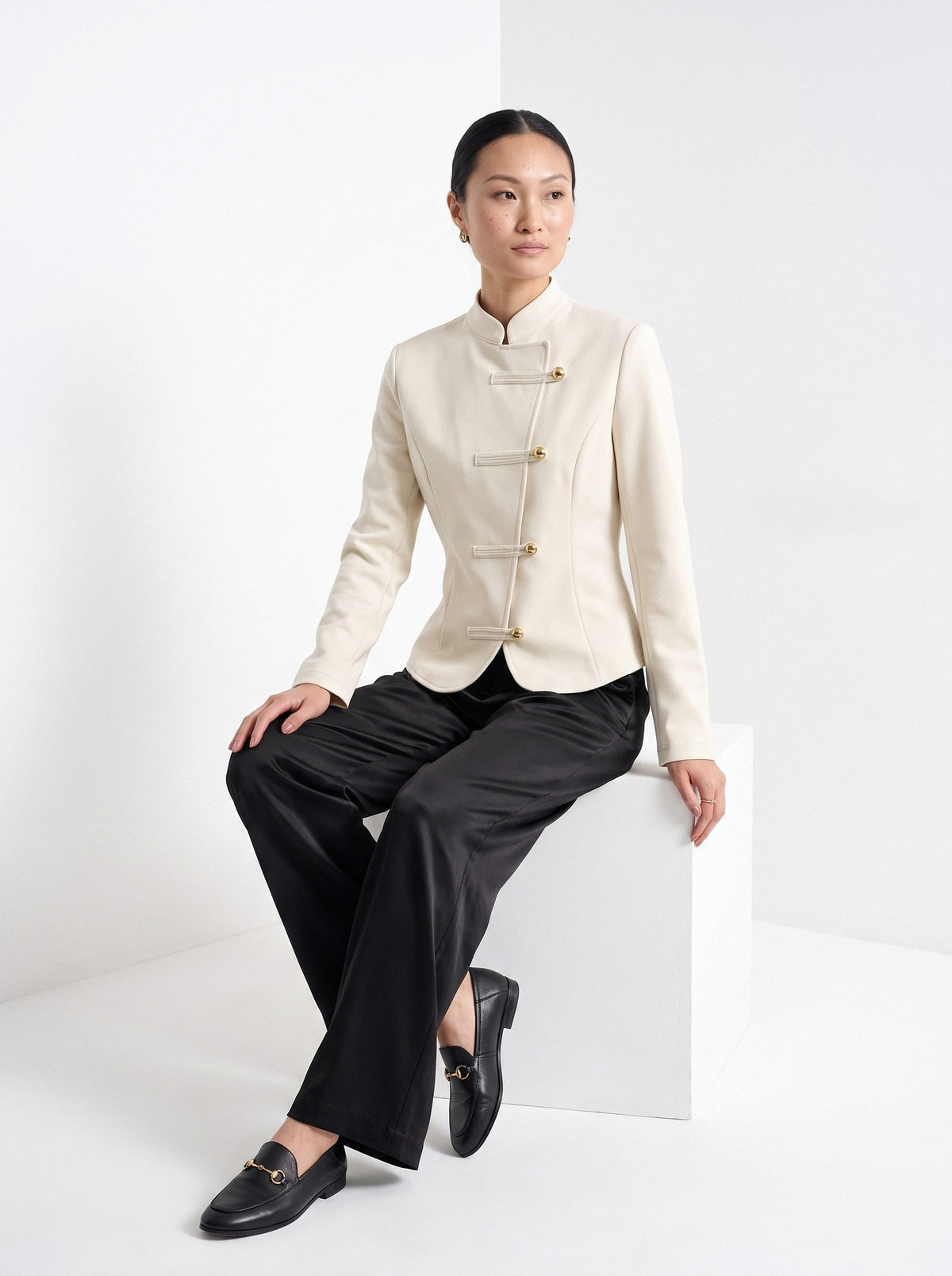 Brune | Veste cintrée col montant