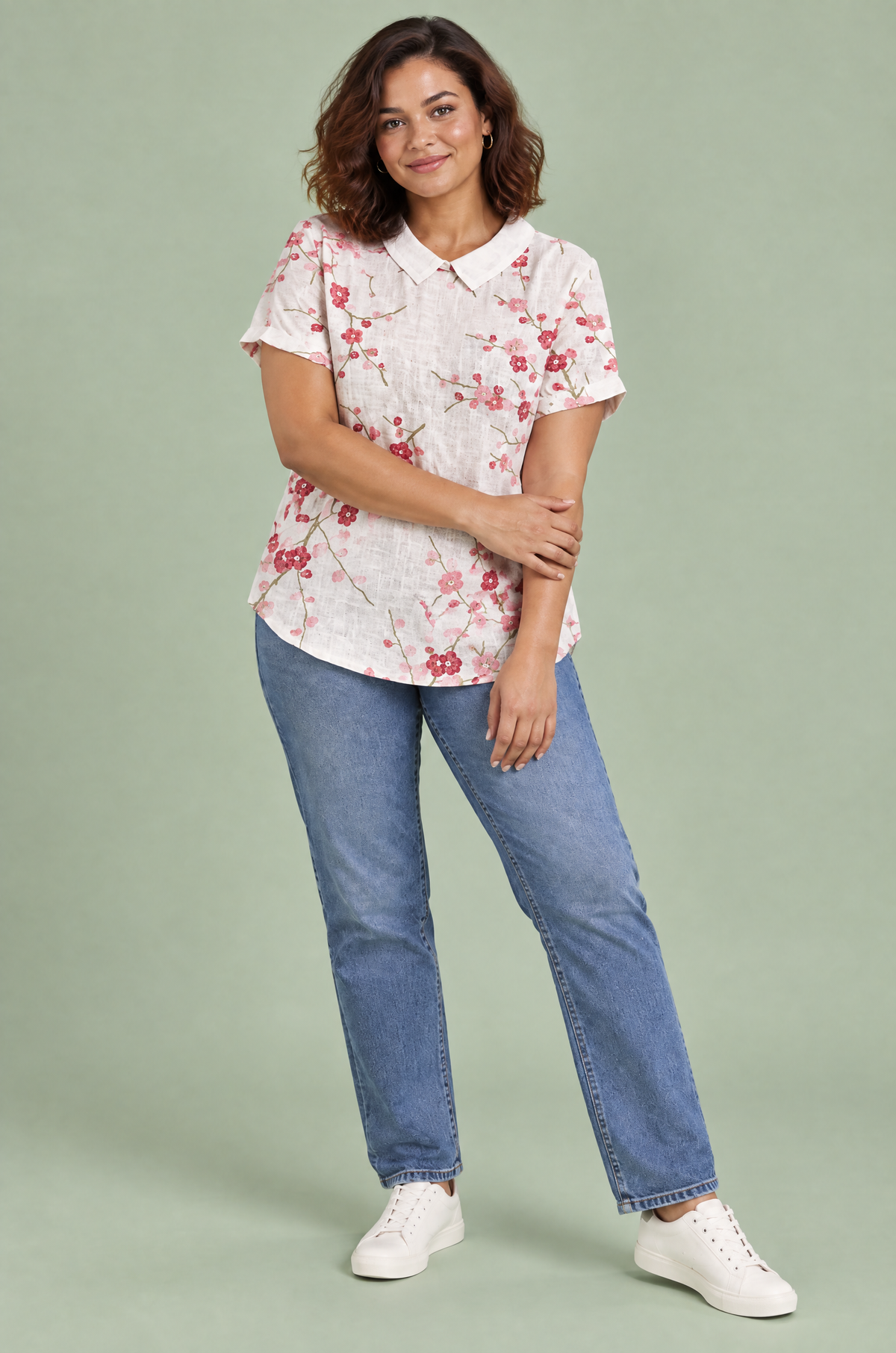 Floriane | T-shirt fleuri à petit col