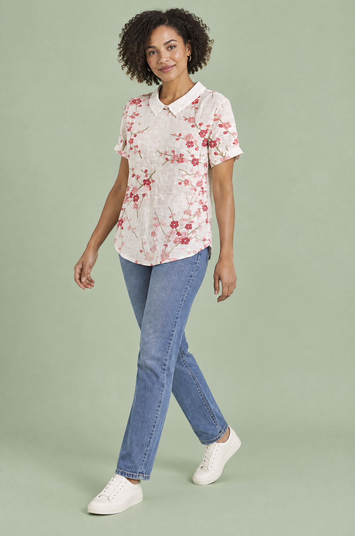 Floriane | T-shirt fleuri à petit col